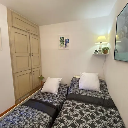Apartment T3 Vue -terrasse - Parking - Piscine - Acces A La *